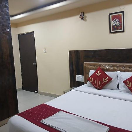 Blossoms Room Holiday Inn- Lakdikapul Hyderabad Ngoại thất bức ảnh