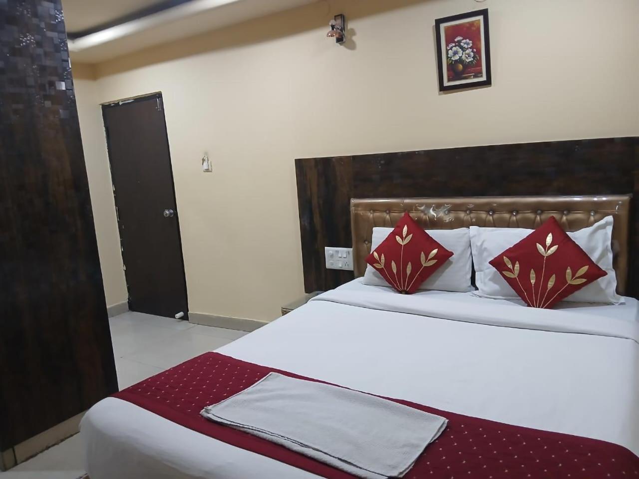 Blossoms Room Holiday Inn- Lakdikapul Hyderabad Ngoại thất bức ảnh