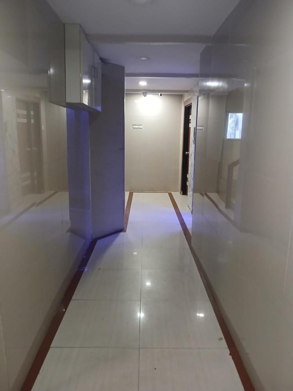 Blossoms Room Holiday Inn- Lakdikapul Hyderabad Ngoại thất bức ảnh