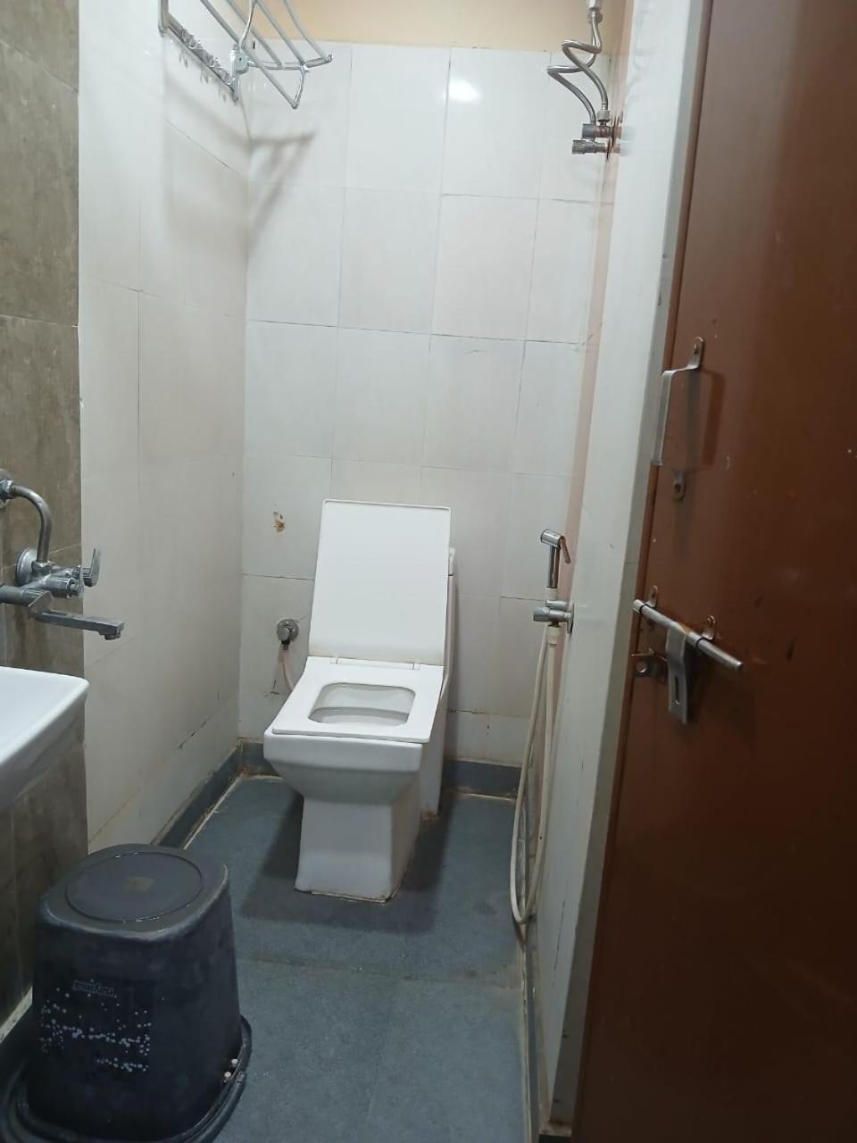Blossoms Room Holiday Inn- Lakdikapul Hyderabad Ngoại thất bức ảnh