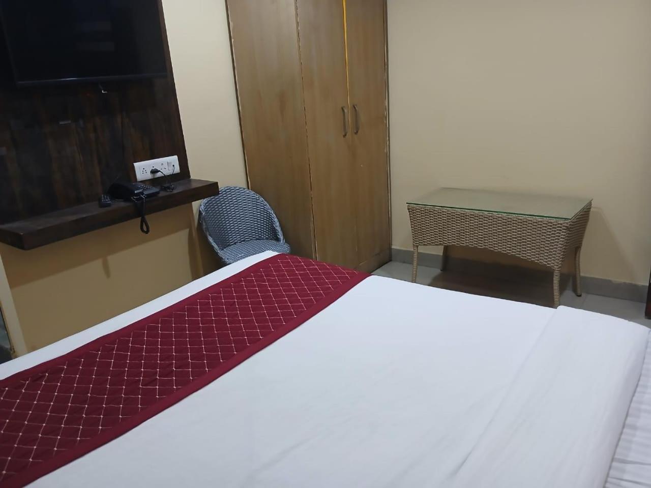 Blossoms Room Holiday Inn- Lakdikapul Hyderabad Ngoại thất bức ảnh