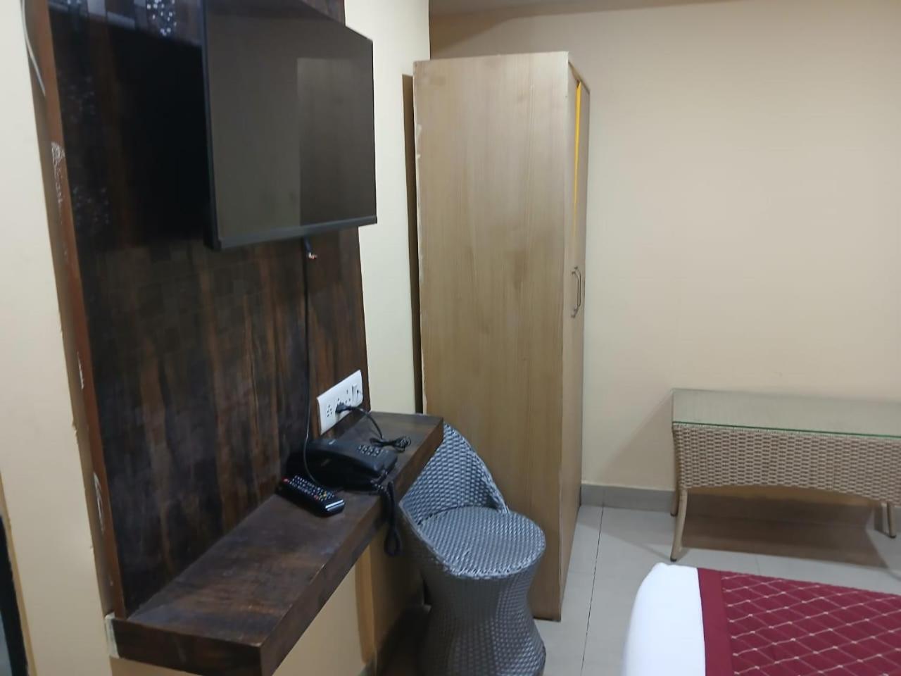 Blossoms Room Holiday Inn- Lakdikapul Hyderabad Ngoại thất bức ảnh