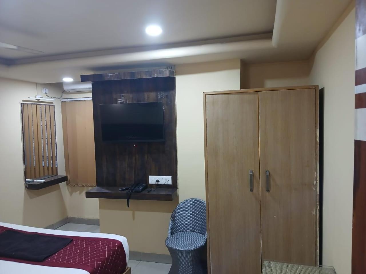 Blossoms Room Holiday Inn- Lakdikapul Hyderabad Ngoại thất bức ảnh